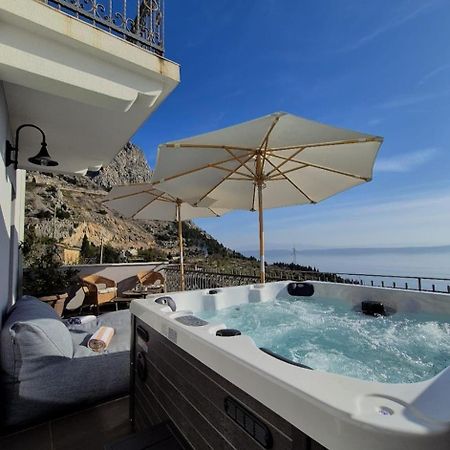 Holliday Home Alida With Jacuzzi بودغورا المظهر الخارجي الصورة