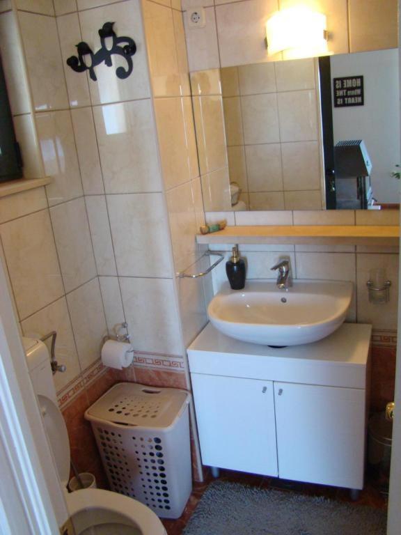 Holliday Home Alida With Jacuzzi بودغورا المظهر الخارجي الصورة