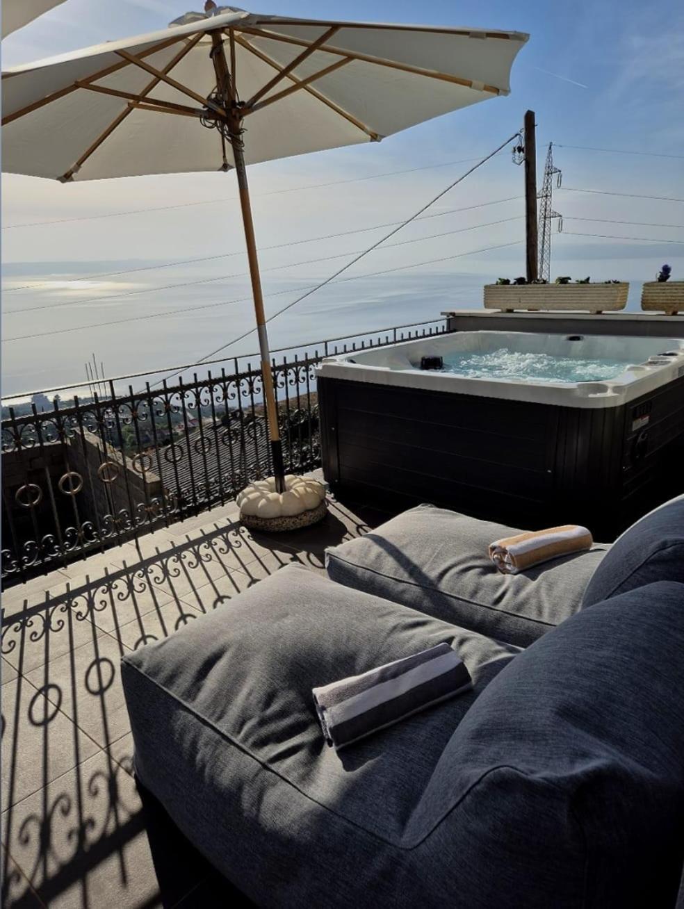 Holliday Home Alida With Jacuzzi بودغورا المظهر الخارجي الصورة
